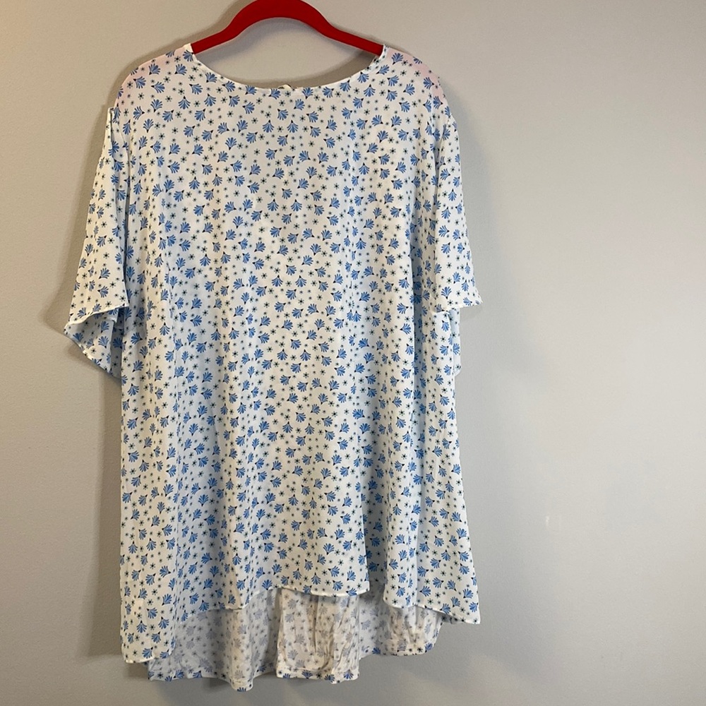 White & Blue floral print top LOFT - 26W